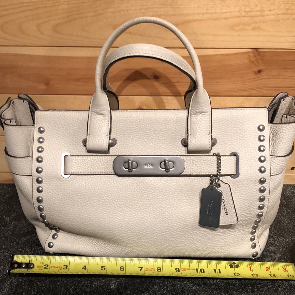 🛑NO TOUCHY! TRADED! 🛑Coach Studded Rivet Swagger!! - Picture 14 of 15